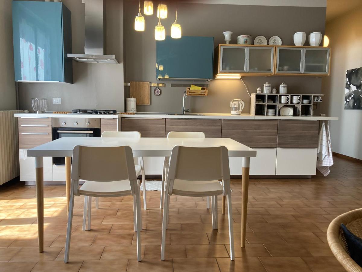 La Casa Di Garibaldi Apartment Borgomanero Luaran gambar