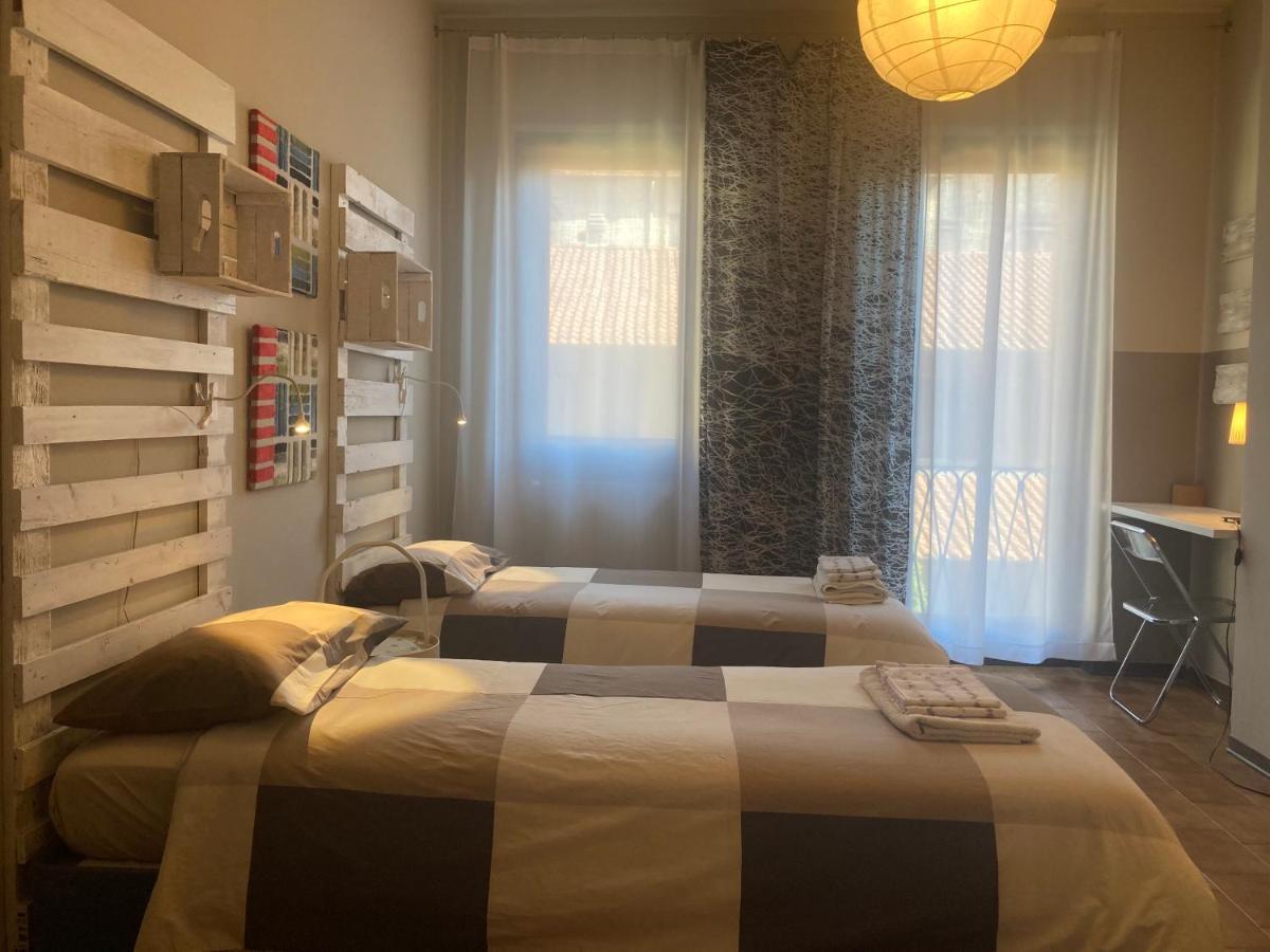 La Casa Di Garibaldi Apartment Borgomanero Luaran gambar