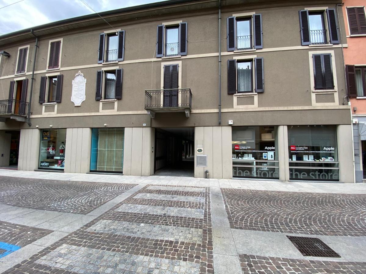 La Casa Di Garibaldi Apartment Borgomanero Luaran gambar