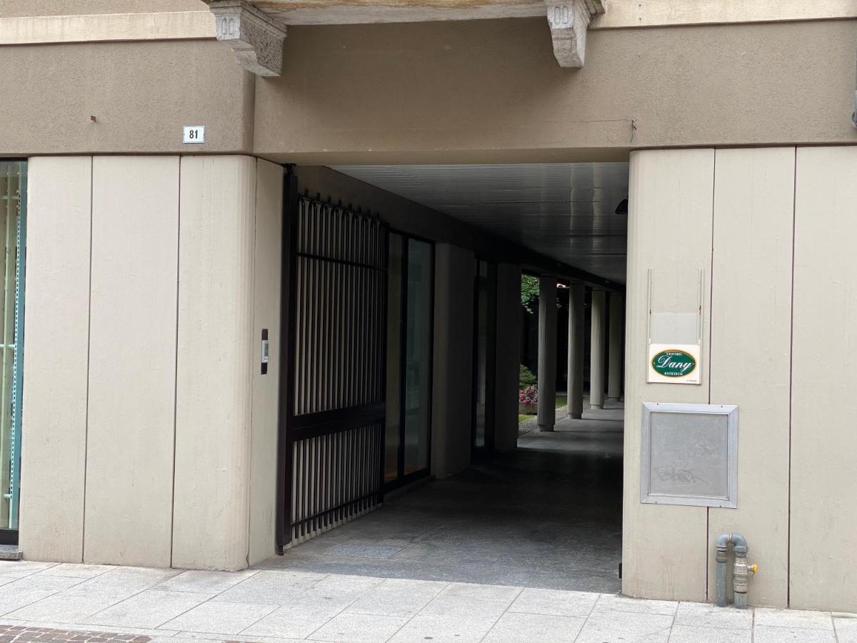 La Casa Di Garibaldi Apartment Borgomanero Luaran gambar